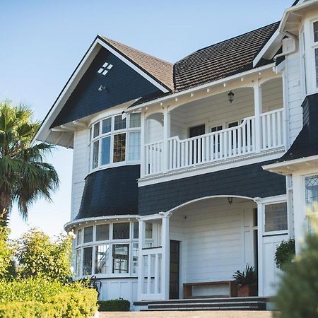 ギズボーン Cedar House Bed & Breakfast エクステリア 写真