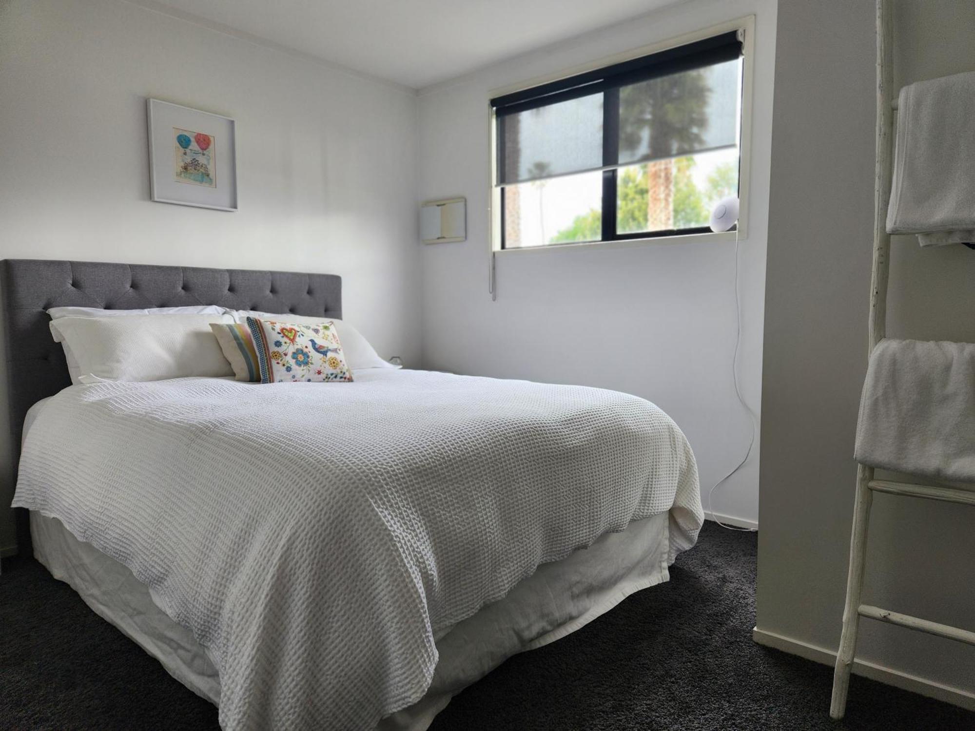 ギズボーン Cedar House Bed & Breakfast エクステリア 写真